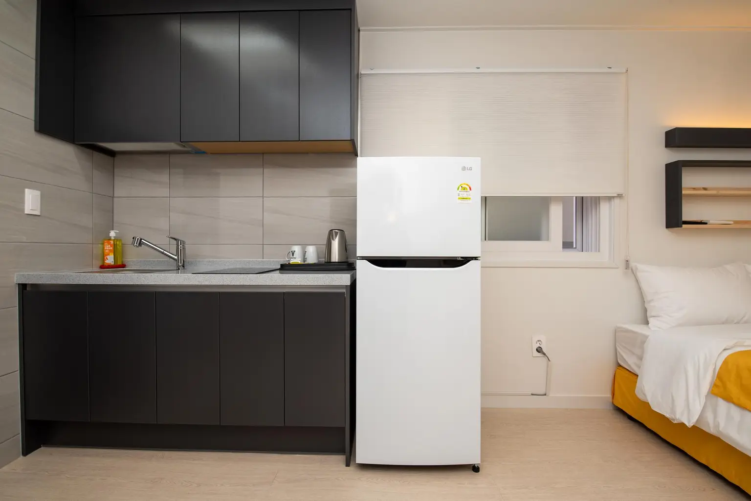  Separate and shared single room 103 near Jeju Airport - main image