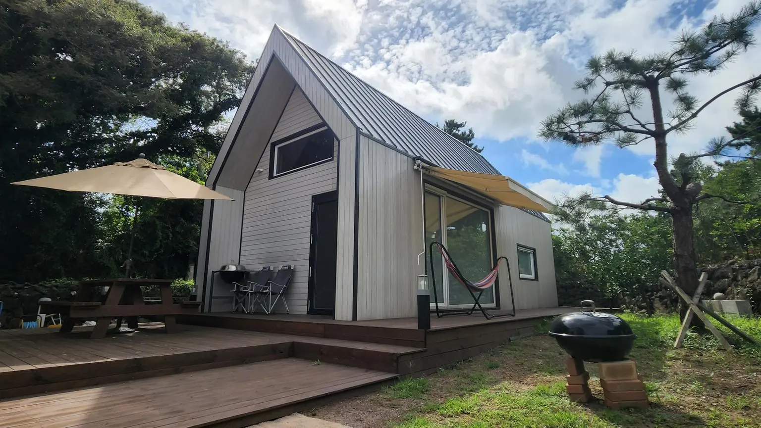 Jeju Hanrim A comfortable, two-story, independent cypress-tree one-room unit like my own home - main image