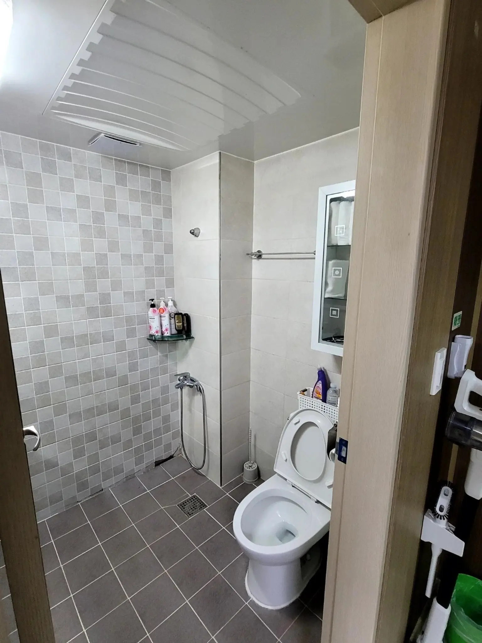 Jeju Seogwipo City One-Room Hostel #601 #Seogwipo Olle Market Walking Distance - image2