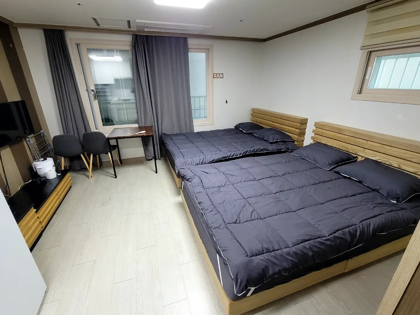 Jeju Seogwipo City One-Room Hostel #601 #Seogwipo Olle Market Walking Distance - image1