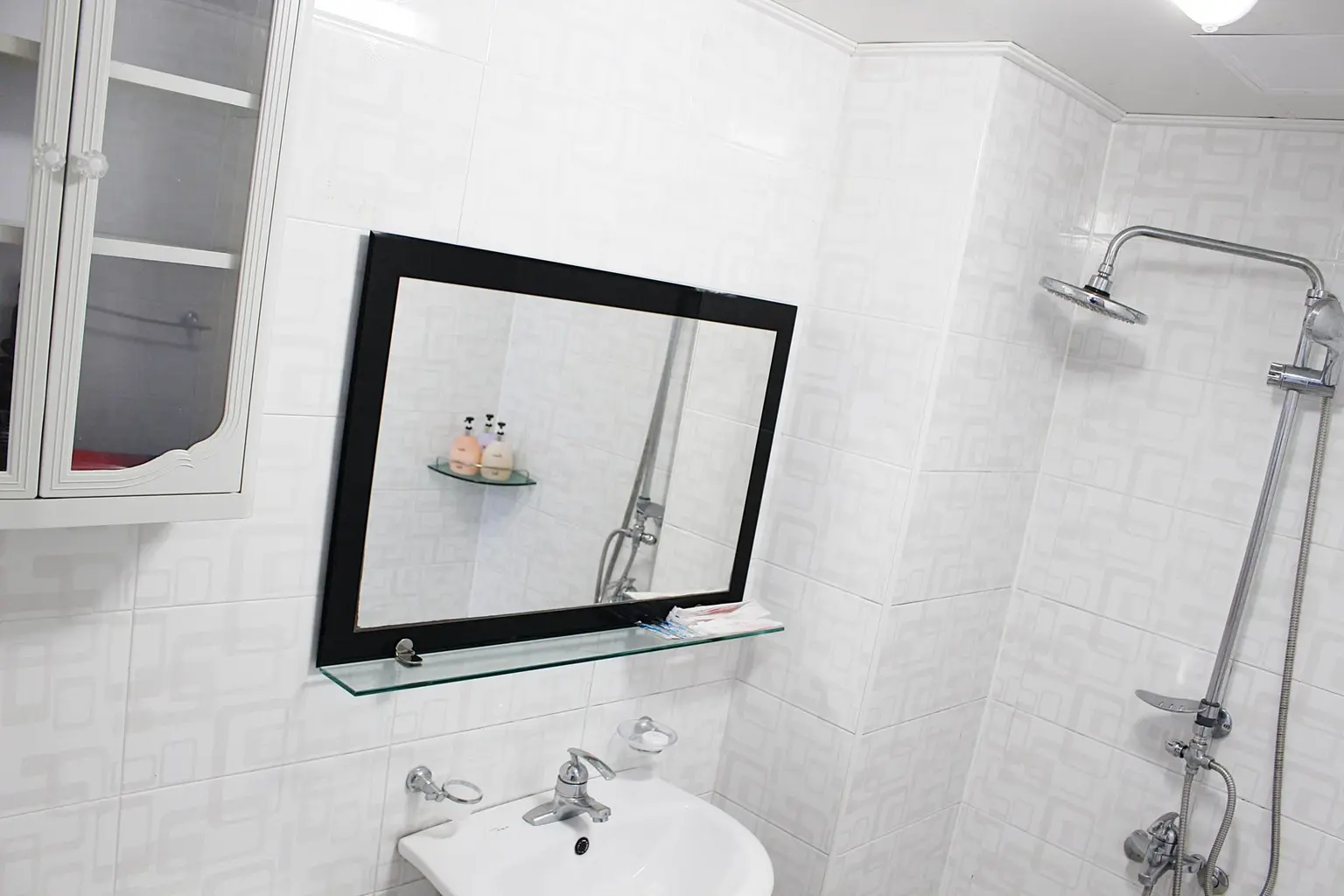 Other spaces photo 2 - Spacious double room B, 5 minutes walk from Olle Market shared kitchen (1BR & sleeps 3)