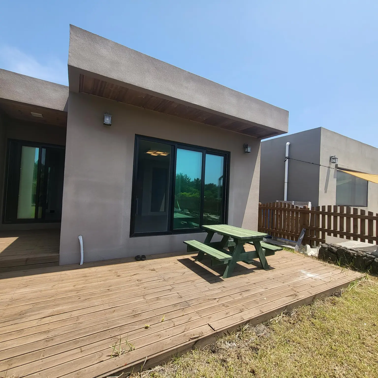 Jeju Pyo-seon Clean and quiet single-story house with a large garden/27 pyeong/100 pyeong of land - main image