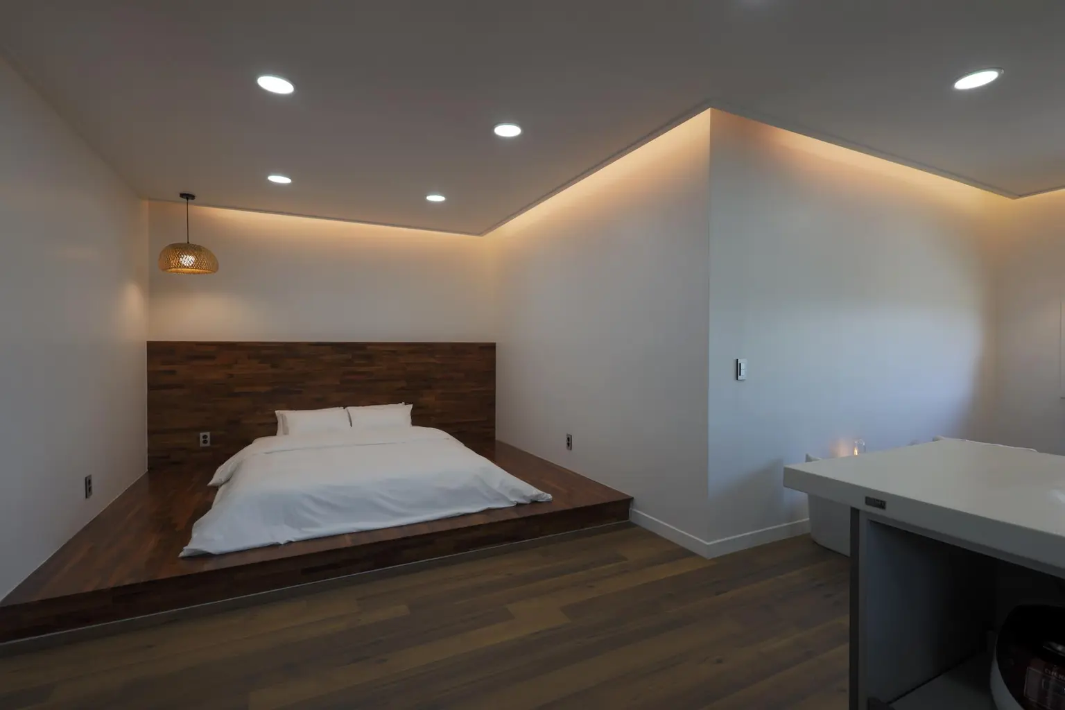 Jeju Jochon seaside & walkable & with a yard House 1BR & sleeps 4 Clean remodeled house_ 1F-Terrace Room B Cover Photo