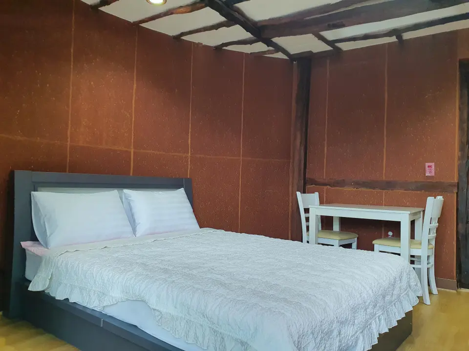 Jeju Gujwa Ocean View One-Room Yellow Clay Room #103 #No Deposit #Utilities Included - main image