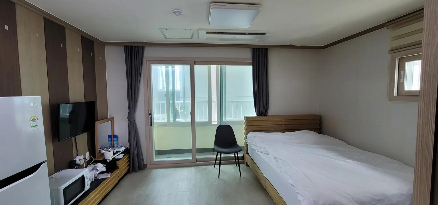 Jeju Seogwipo Downtown One-Room Hostel #901 #Walking Distance to Seogwipo Olle Market - image1
