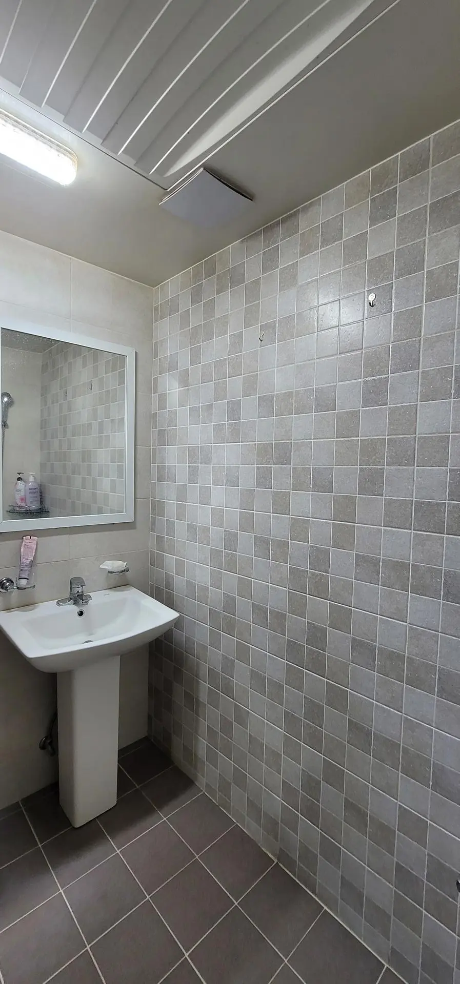 Jeju Seogwipo Downtown One-Room Hostel #901 #Walking Distance to Seogwipo Olle Market - image2