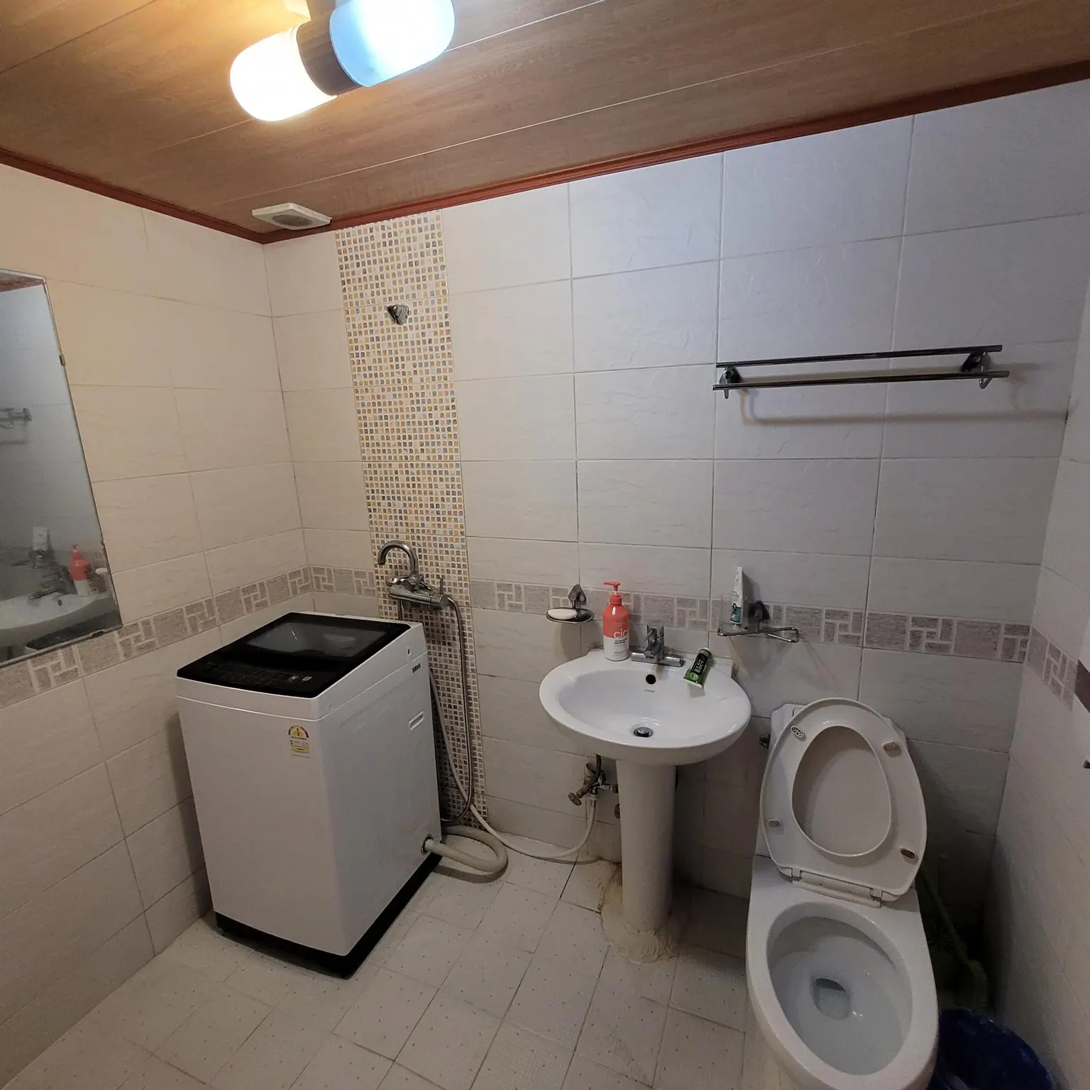 Gyeongnam Hamyang Jirisan Cheonwangbong Visible Circular Trail Section 3 End One-Room Stay A - image4