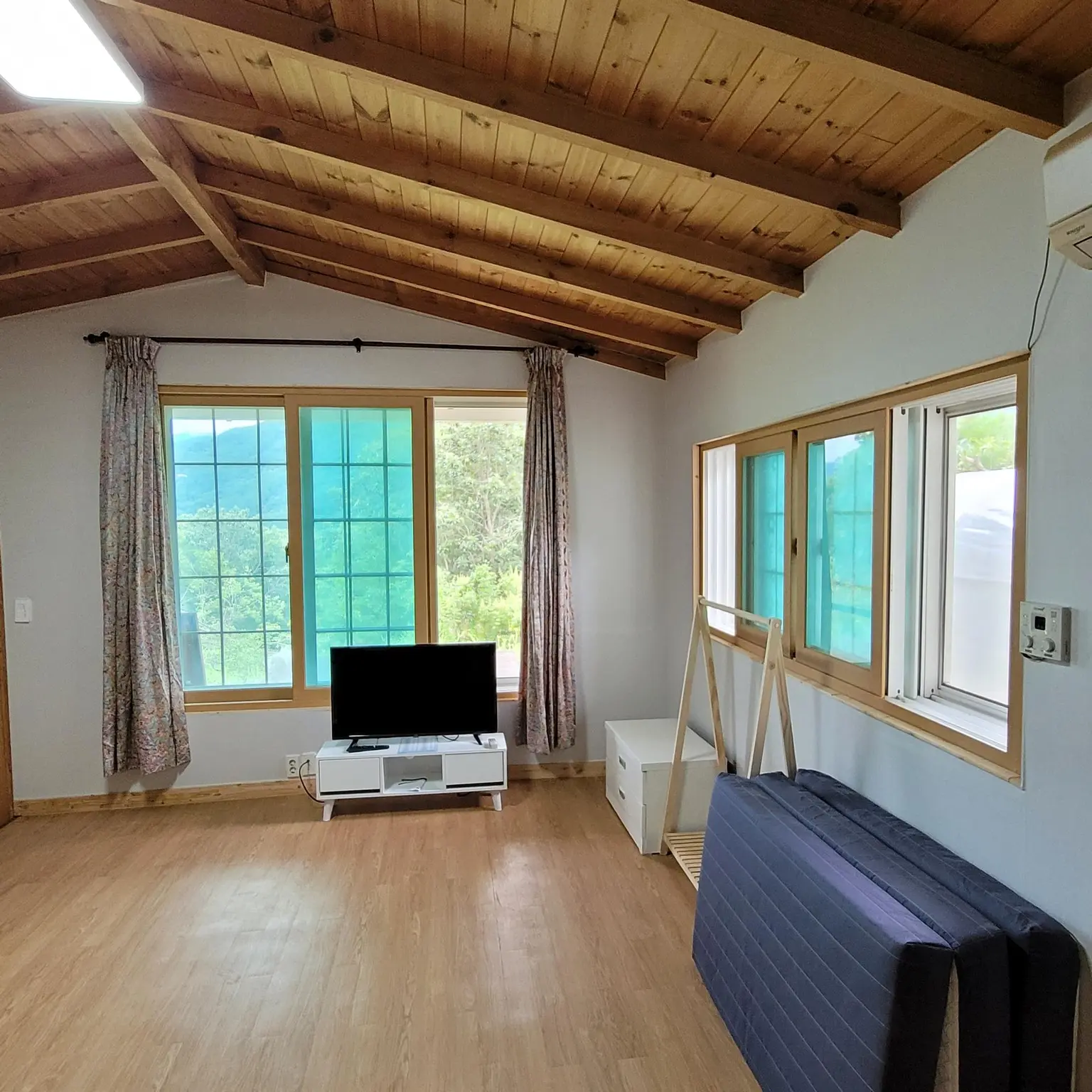 Gyeongnam Hamyang Jirisan Cheonwangbong Visible Circular Trail Section 3 End One-Room Stay A - main image