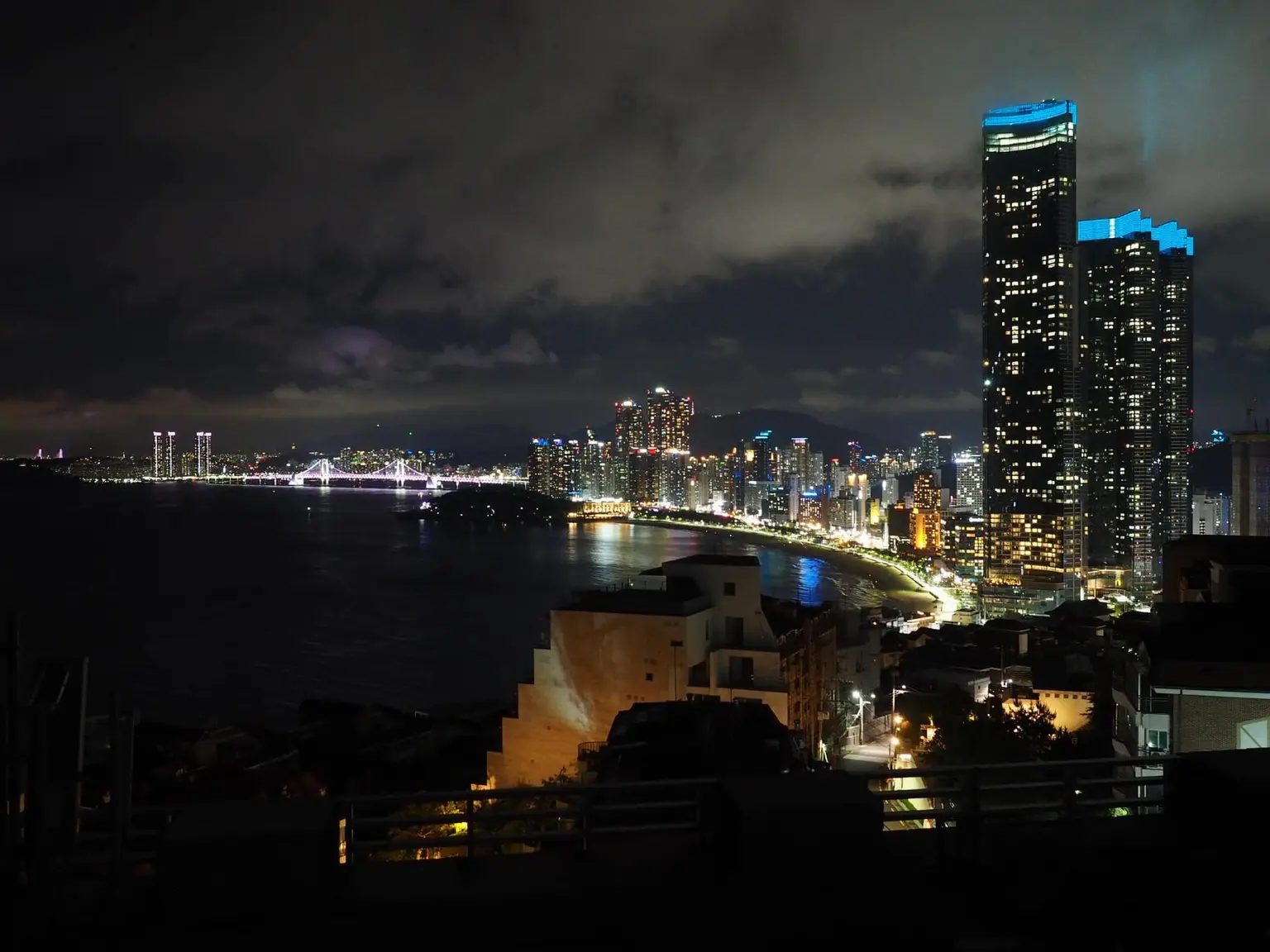 釜山海云台 32坪迎月三房，海景夜景一流，有停车位 - main image