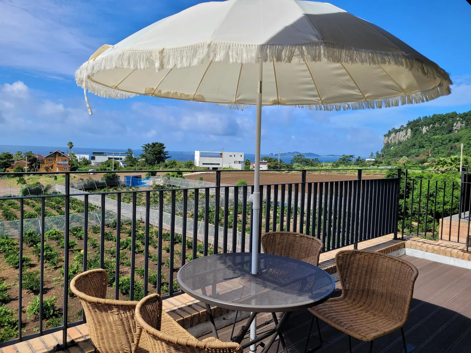 Seogwipo #Daepyeong-ri Ocean View Healing Accommodation #34 Pyeong Duplex Townhouse #Outdoor Terrace - main image