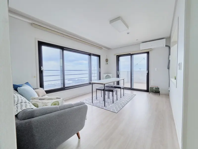 济州城山 面朝大海的新建海景房 - main image