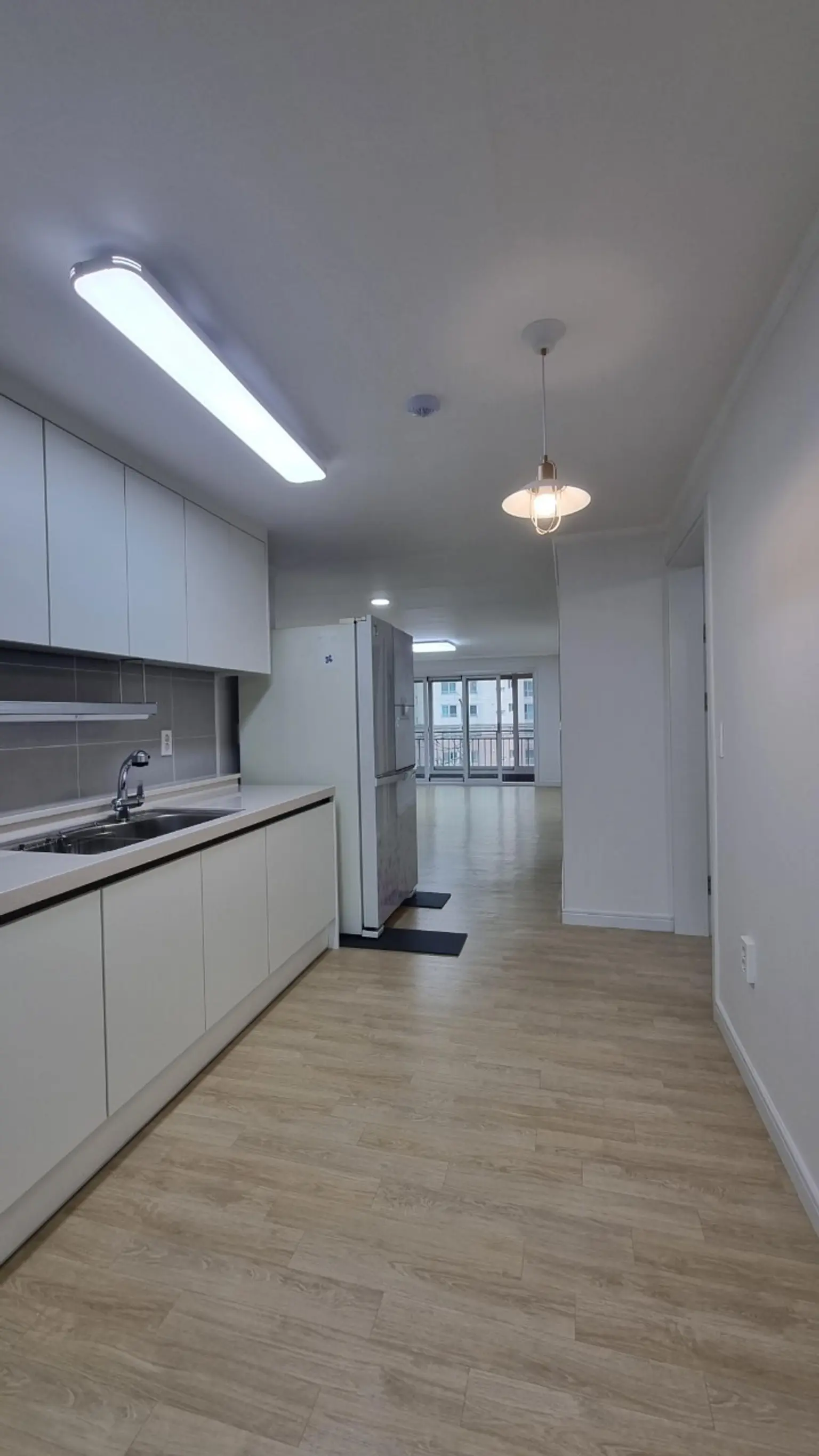 Dongrae-gu 3-minute walk from Sajik Station, well-maintained interior, great value for money, can accommodate up to 6 people! - main image