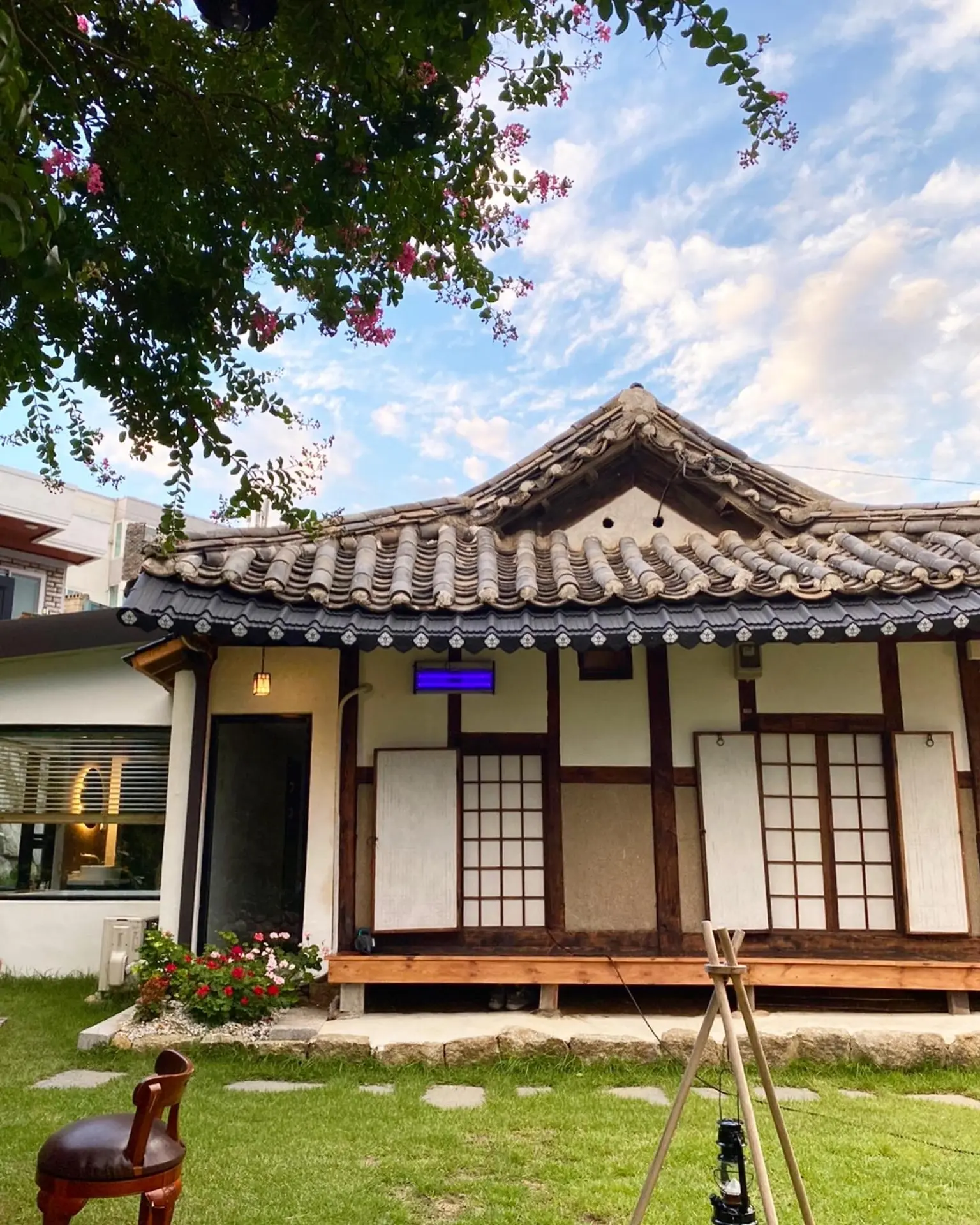 Gangwon Gangneung 3-room Hanok detached house with a 100-pyeong wide yard - main image