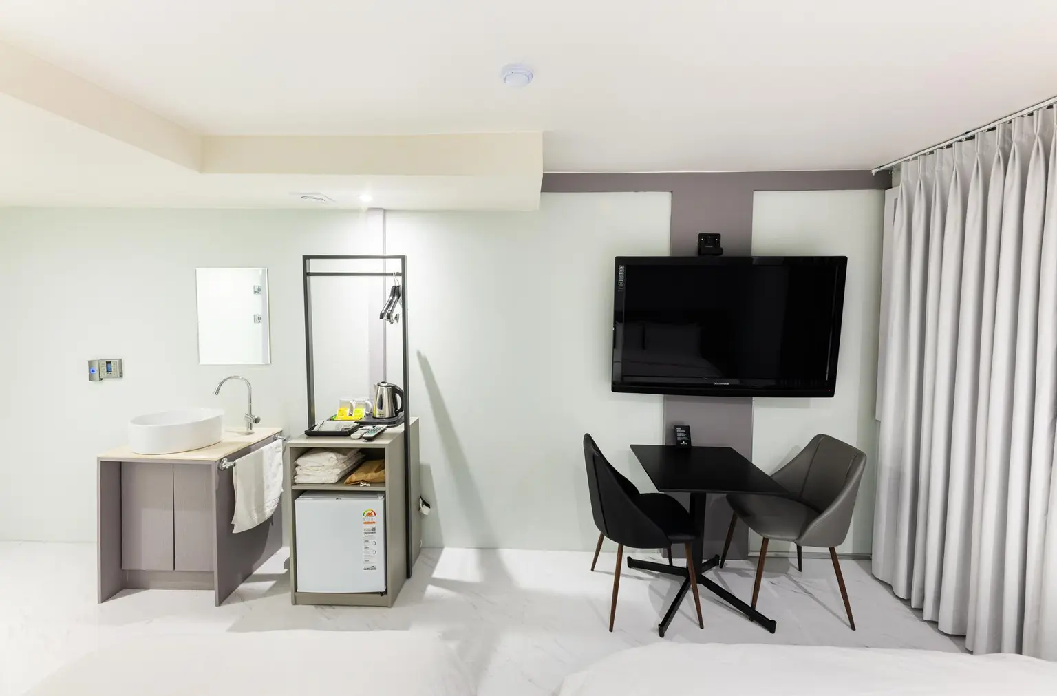 Busan Seomyeon Seomyeon 1st street best central hotel #Deluxe Twin - image2
