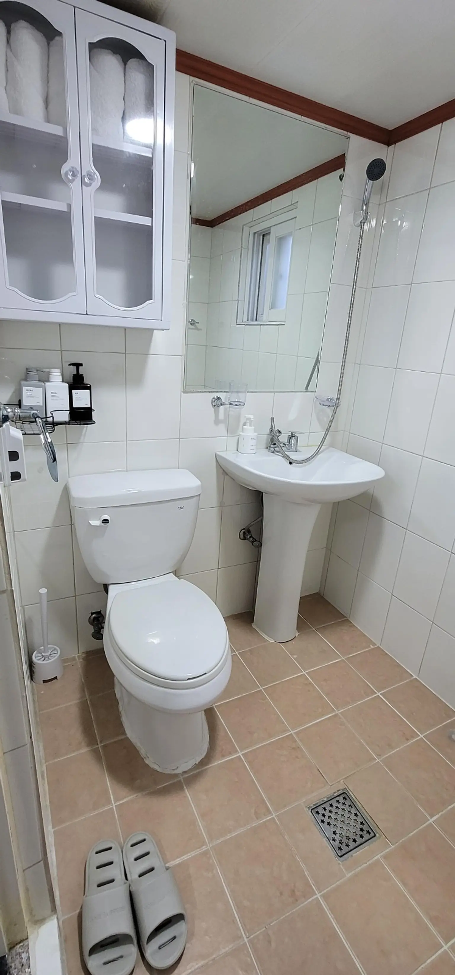 Daegu Nam-gu 1 minute from Namsan Station/Kitchen Separate One Room/104 - image3
