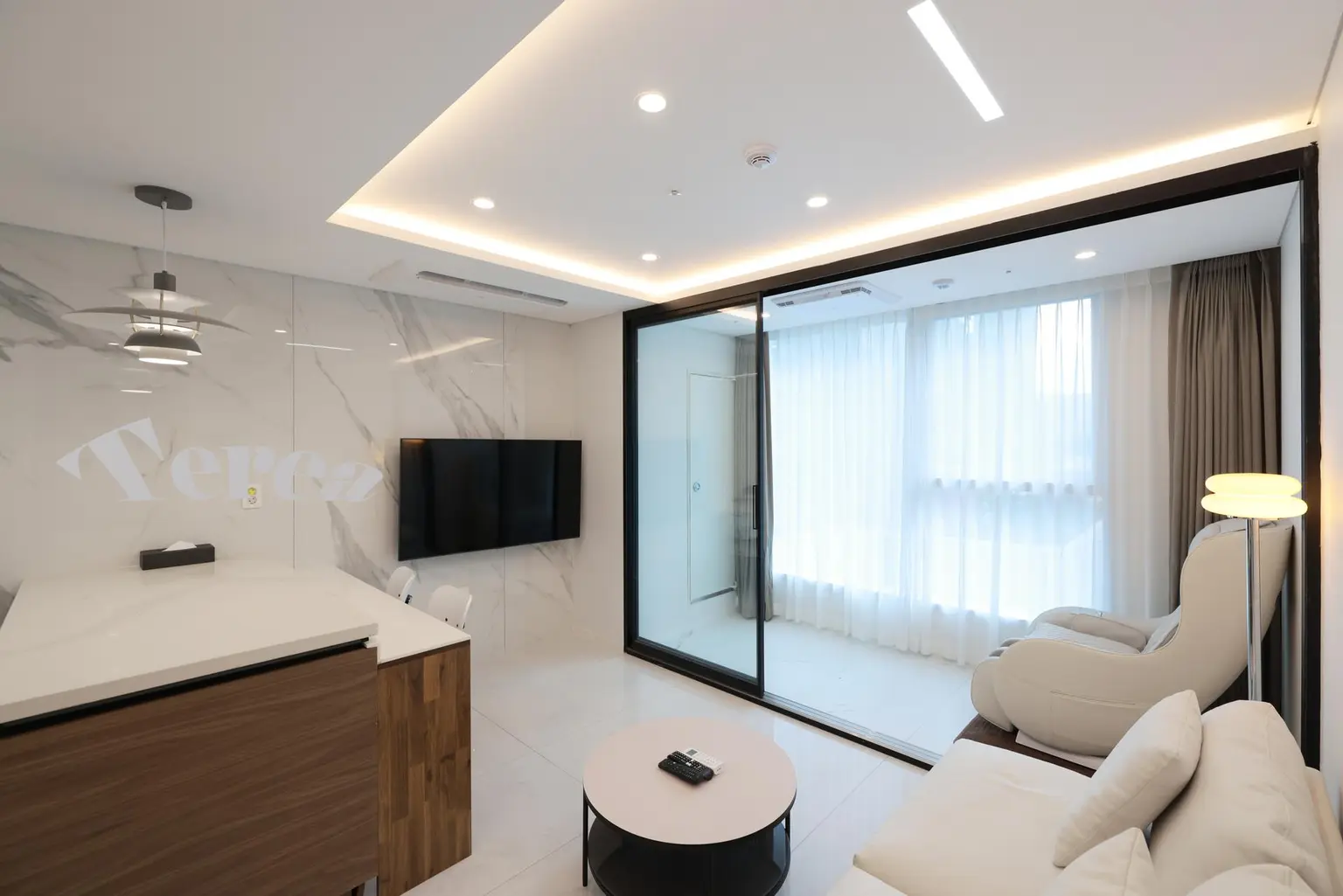 Seoul Seocho Relax in a cozy, luxurious, full-option space - main image