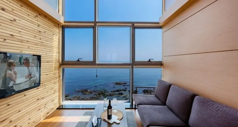 Gyeongbuk Pohang Ocean view in all rooms, accommodation in front of the sea, room 201, near Guryongpo - image2