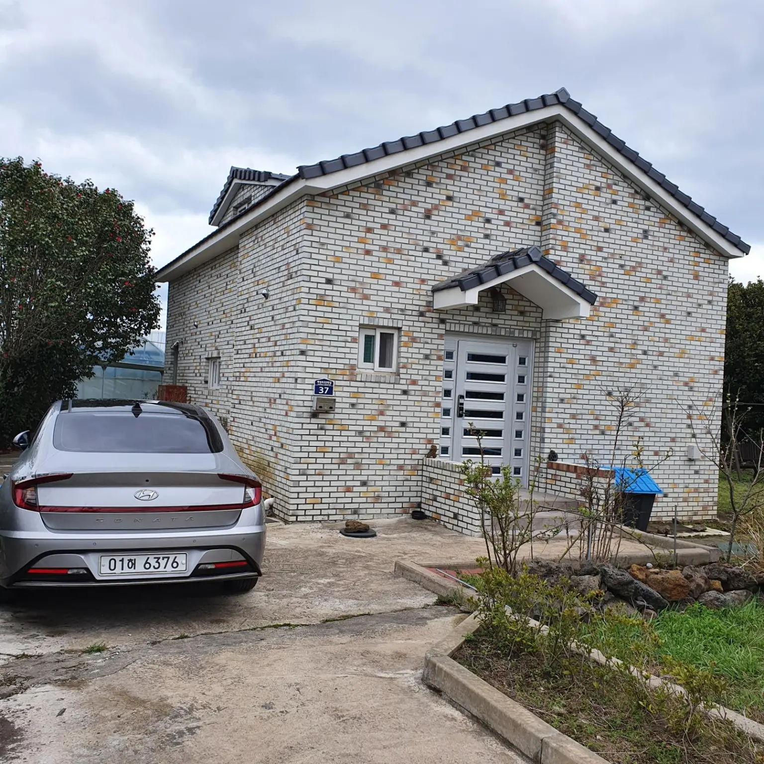  Jeju Seogwipo Outdoor Pet-Friendly Farmhouse with Tangerine Orchard and Stone Wall on the 1st Floor - main image
