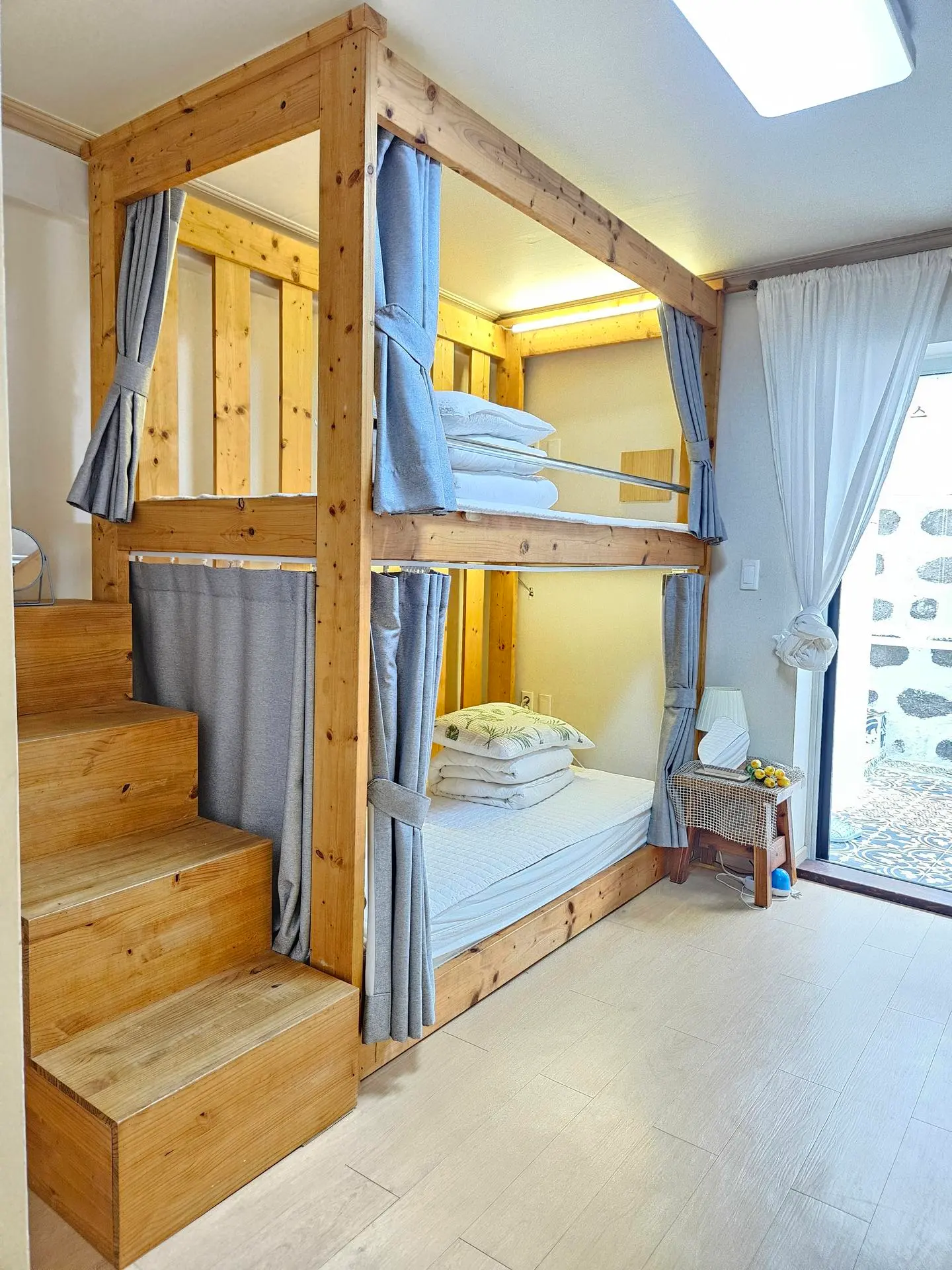 全南木浦 seaside·walkable Guest House 1BR·sleeps 1 木浦站步行10分钟 招待所 女性4人宿舍 Cover Photo