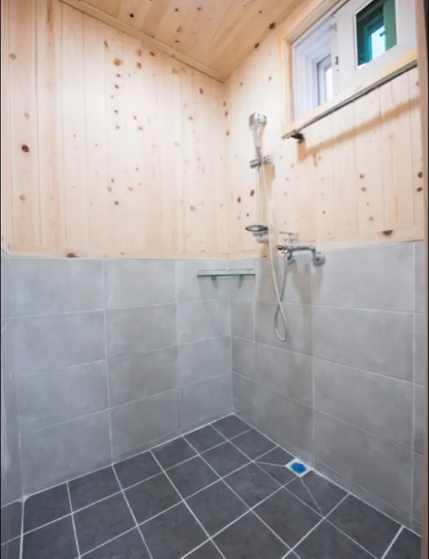 Chungbuk Danyang Green forest and valley eco-friendly yellow clay village pension in Soseonam Park #4 person room B - image3
