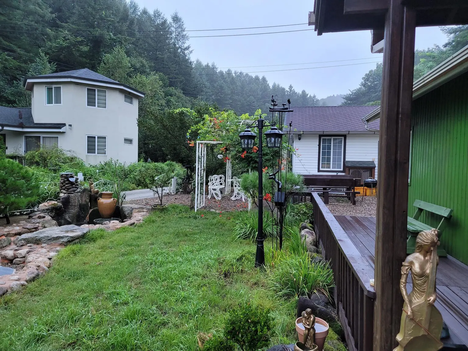 庆北瀛州 森林里有私人草坪的独栋住宅 - main image