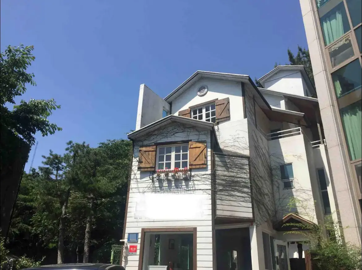 釜山海云台 中洞站附近的艺术之家 - main image