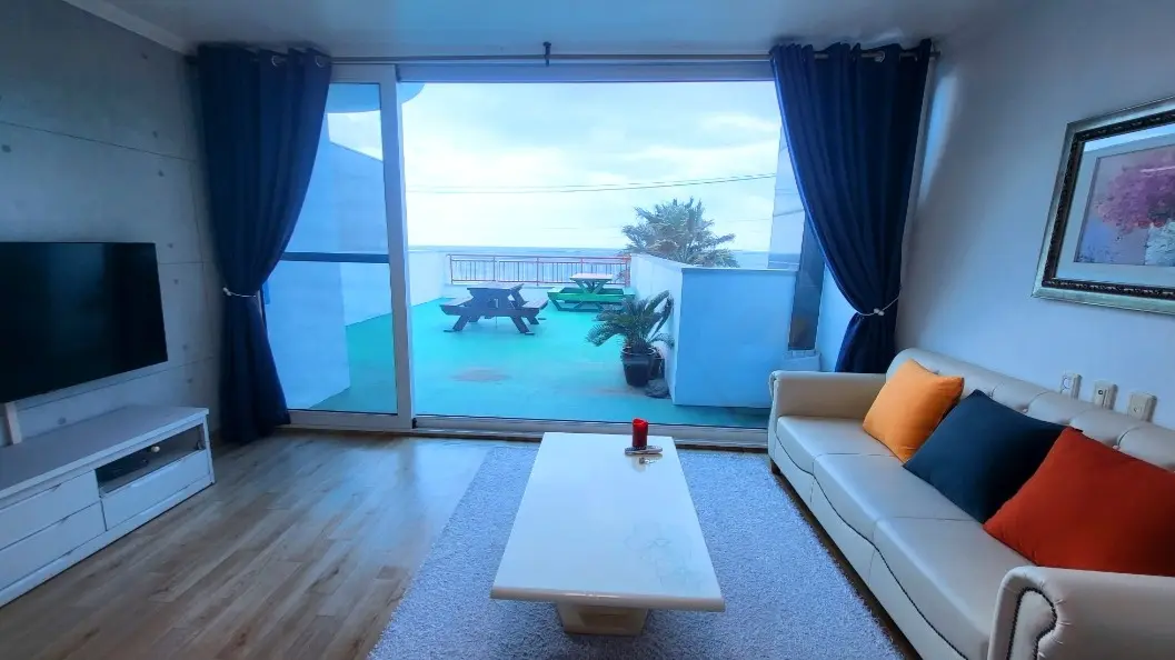 西归浦大静 海景精美单间2楼 - main image
