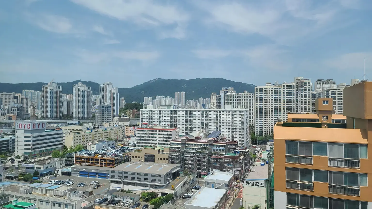Busan Yeonje 16th floor of Yeonsan-dong officetel with convenient transportation and great view - image6