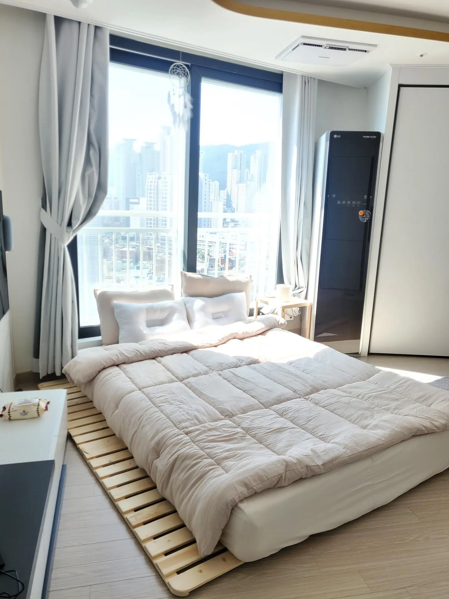 Busan Suyeong-gu ocean view & seaside Serviced apartment 1BR & sleeps 2 Gwangalli 30-second ocean view one-room Cover Photo