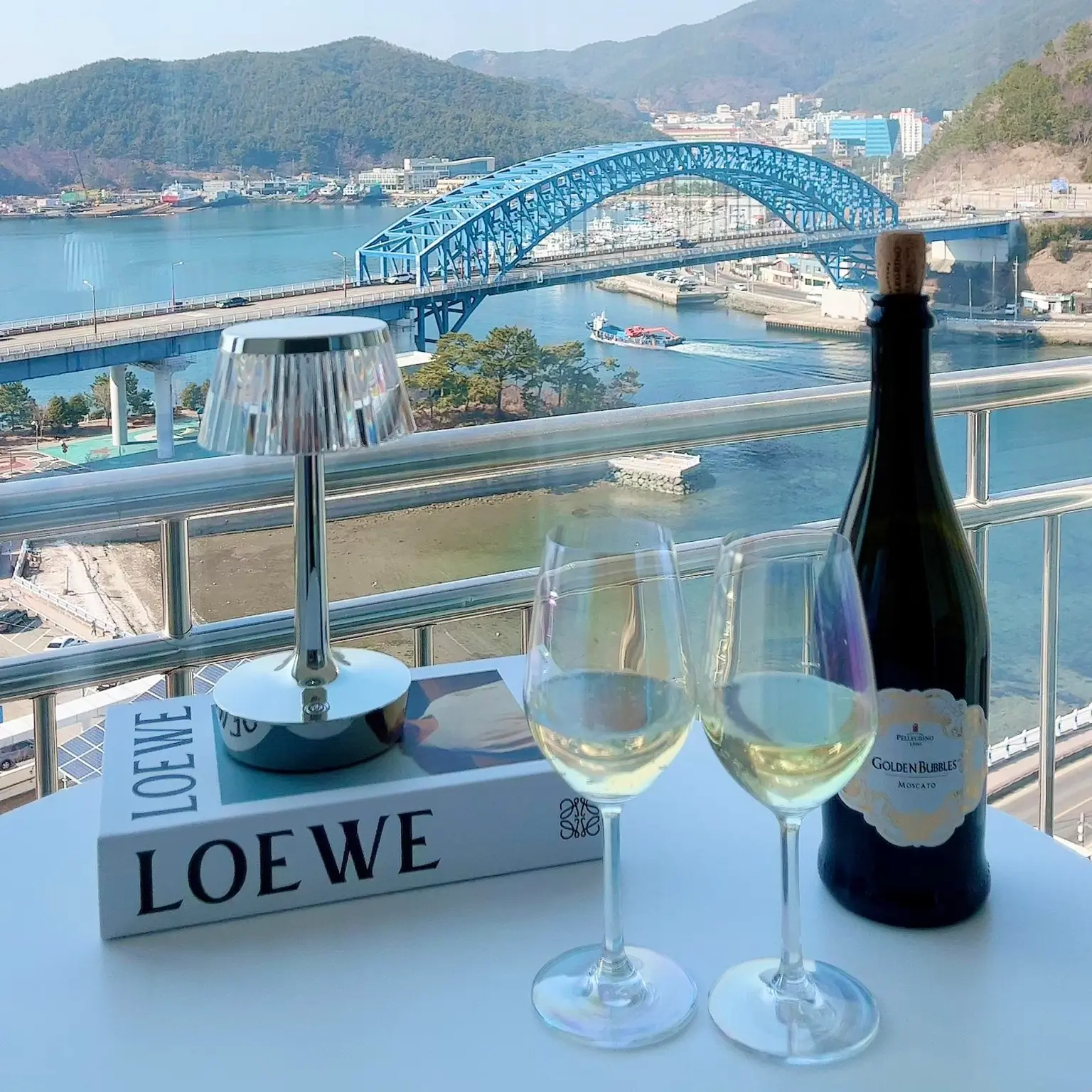 Tongyeong (100 points for reviews) Beautiful day and night, convenient transportation, healing accommodation #Tongyeong Bridge - main image