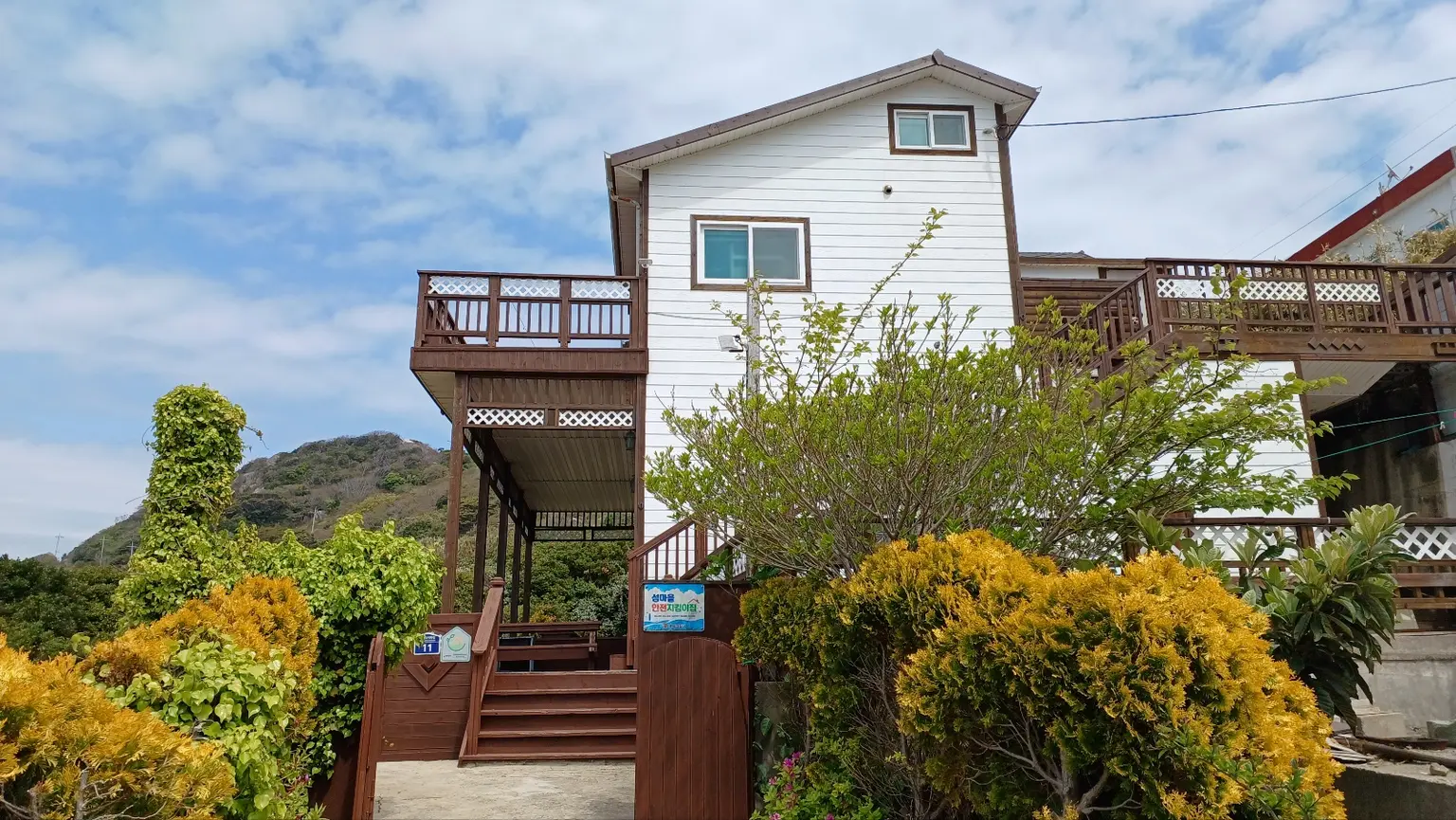 Tongyeong Ocean View Pension in Maemuldo - main image