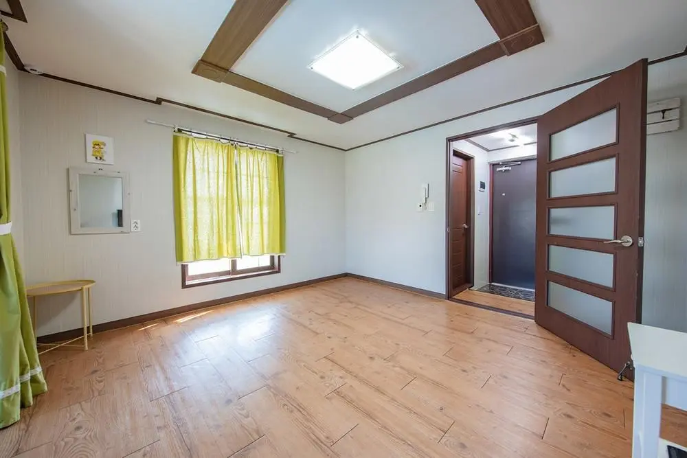 Gyeongnam Geoje Ondol room within 5 minutes walk from Hakdong Mongdol Beach #Lilicia - main image