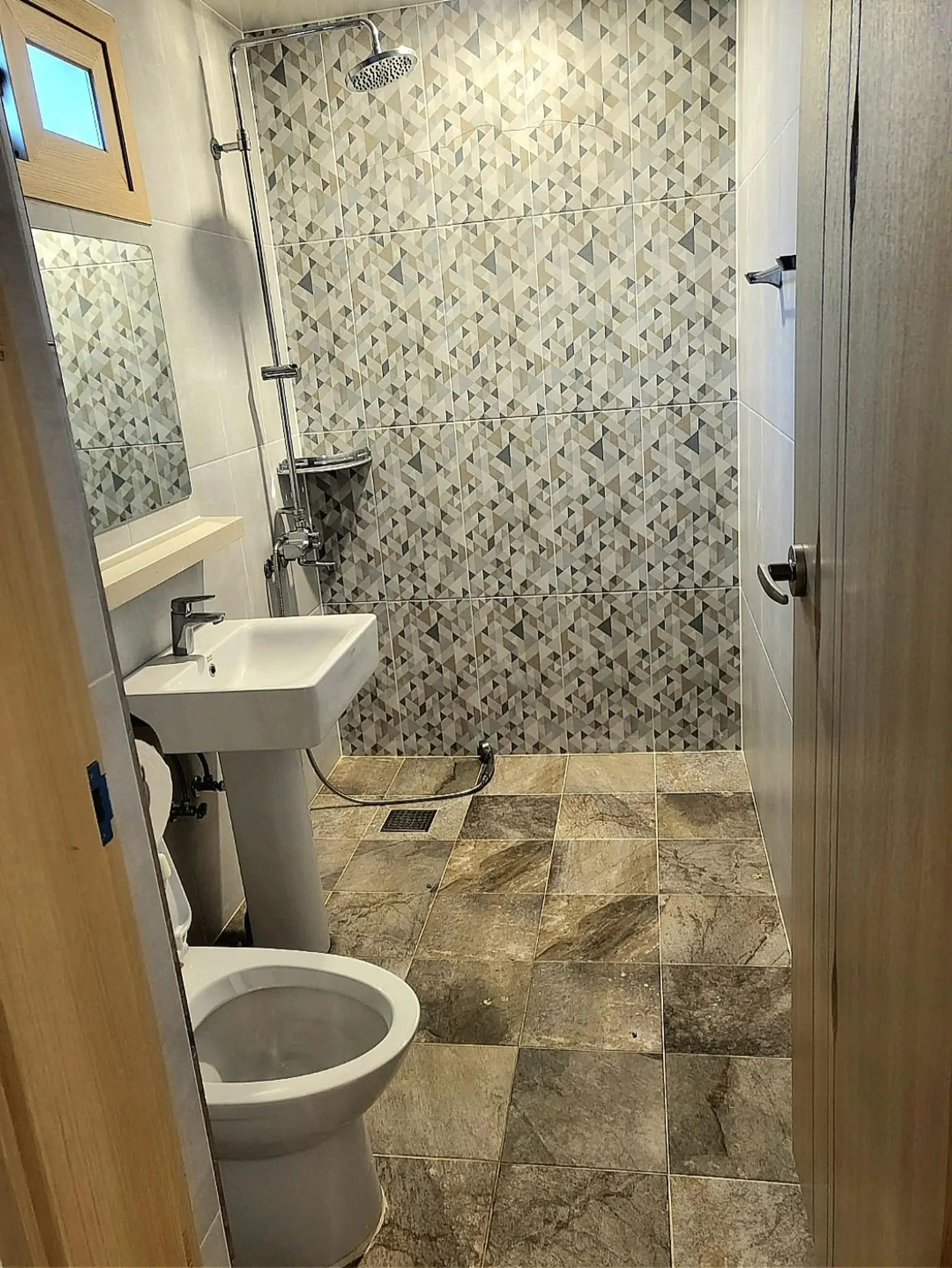 Jeju Seogwipo City Fully-furnished duplex structure lawn garden house + 3-minute walk to the beach - image7
