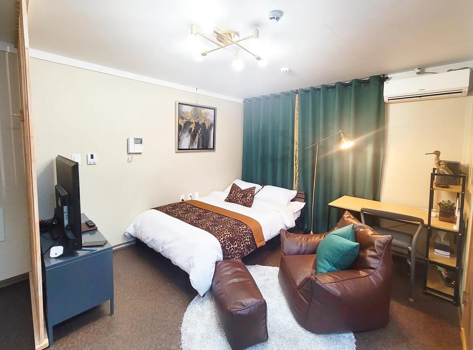 Seoul Mapo Clean one-room apartment #302 near Mangwon Hangang-gil - main image