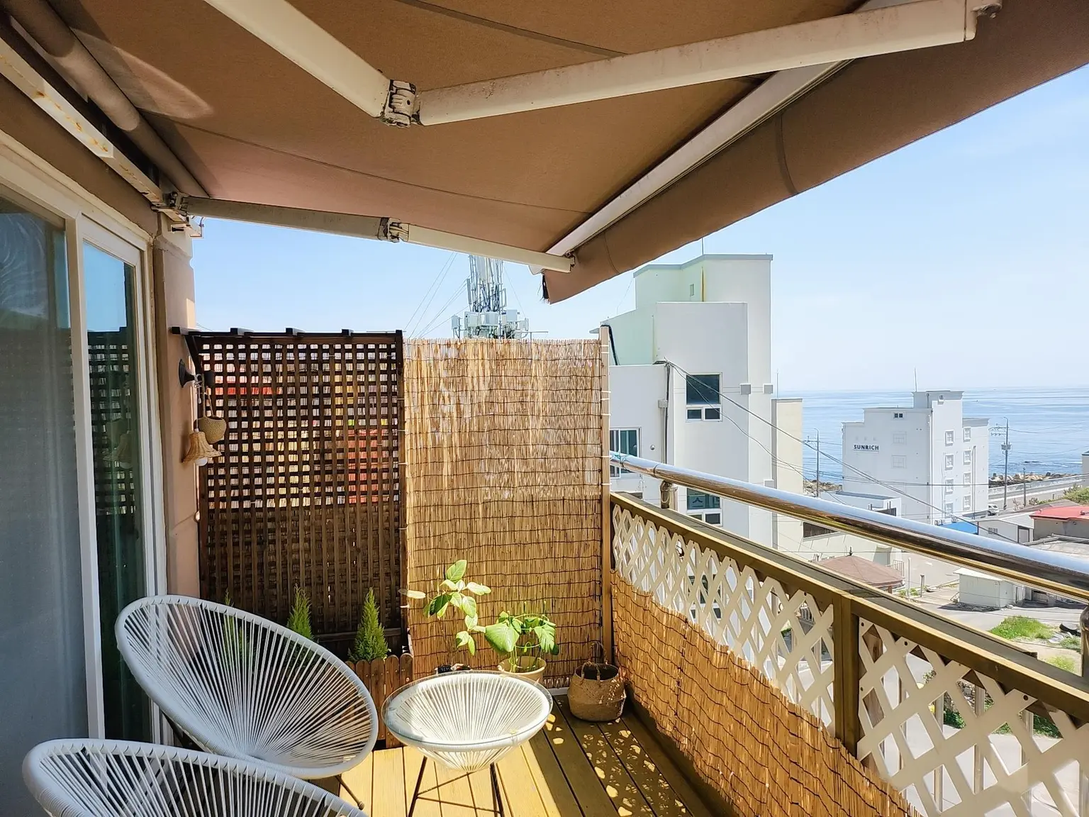 Gangneung Jumunjin Ocean view full option apartment with outdoor terrace - image6