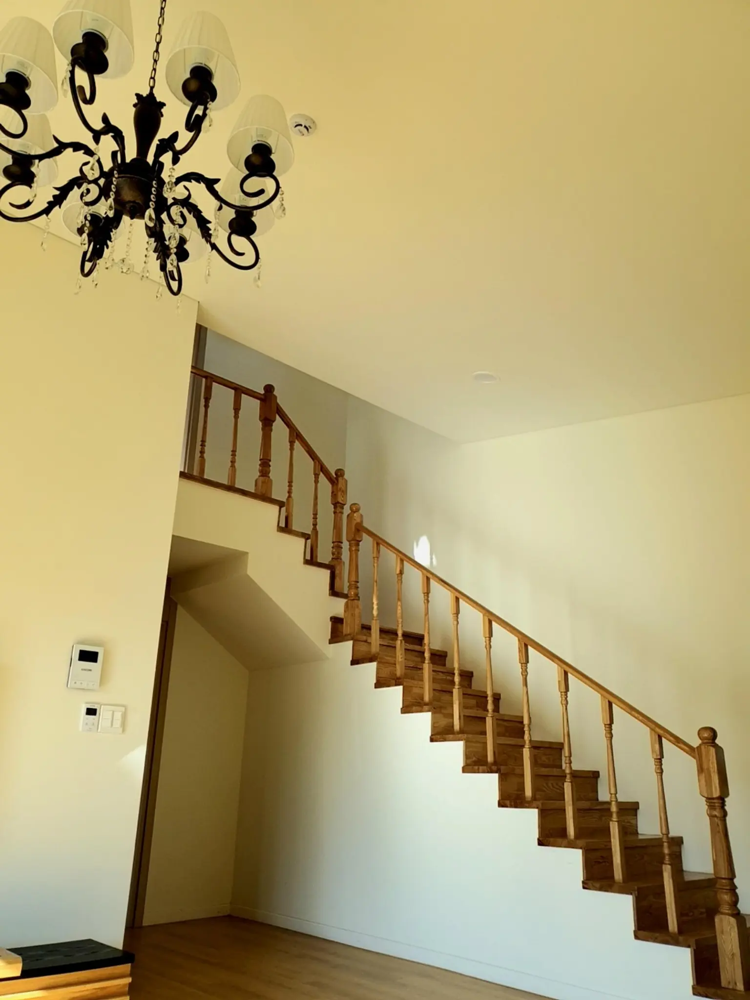 Jeju Seogwipo City Fully-furnished duplex structure lawn garden house + 3-minute walk to the beach - image5