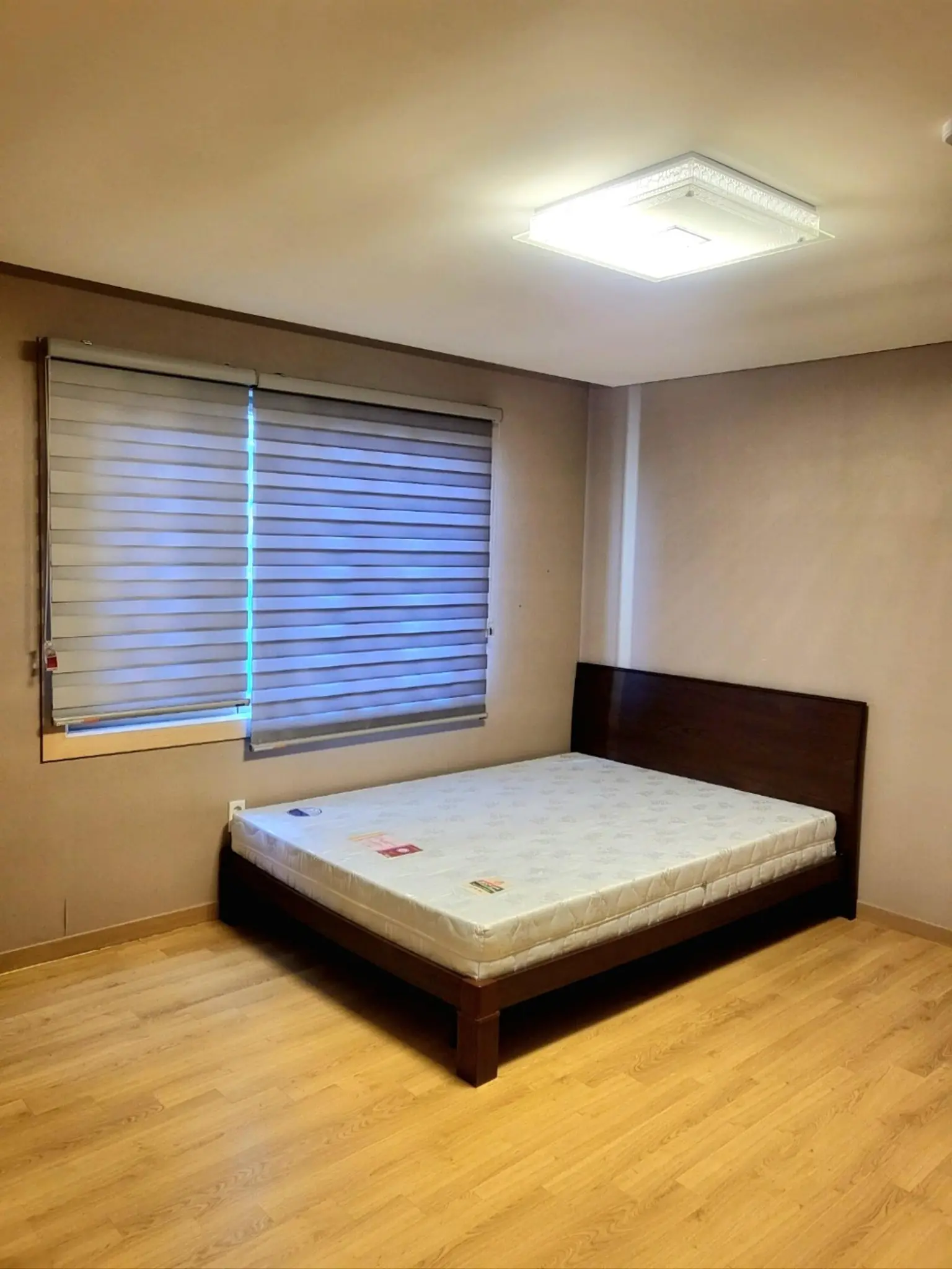 Jeju Seogwipo City Fully-furnished duplex structure lawn garden house + 3-minute walk to the beach - image1