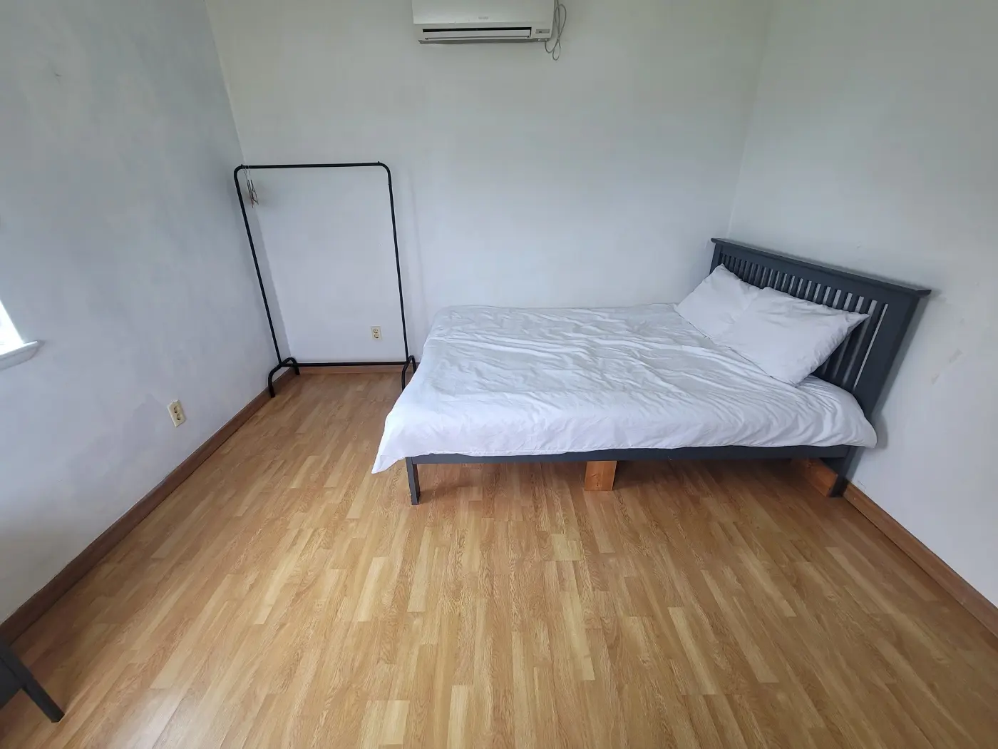 Gyeongnam Namhae Ocean view detached one-room pension 202 in a quiet and cozy American village - image5