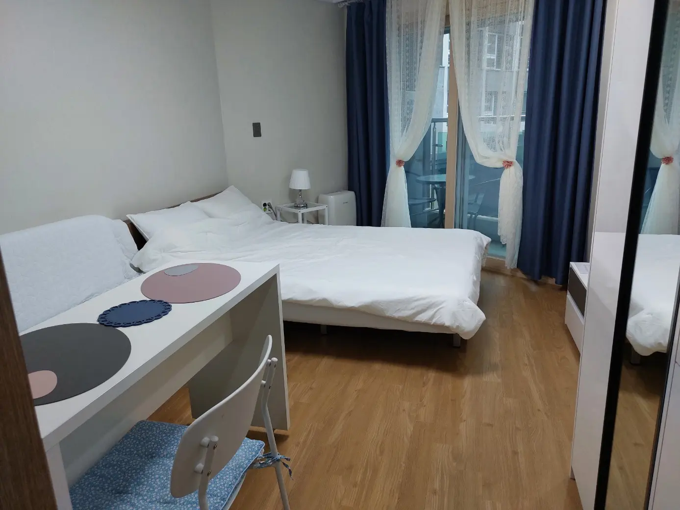 西归浦 步行可达·工作度假 住宅 1室·最多2人 中文区全新全功能单人间，安静舒适。 主图