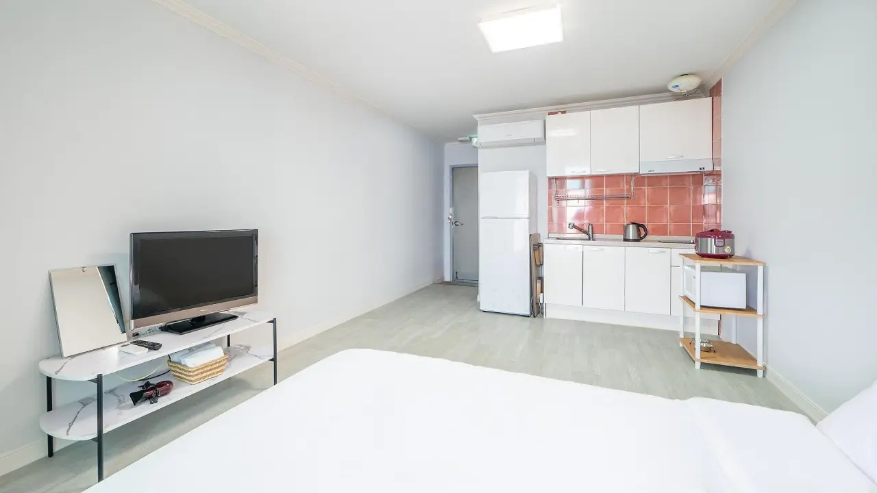 Jeonnam Yeosu One-room remodeled clean pension A #Small dogs allowed - main image