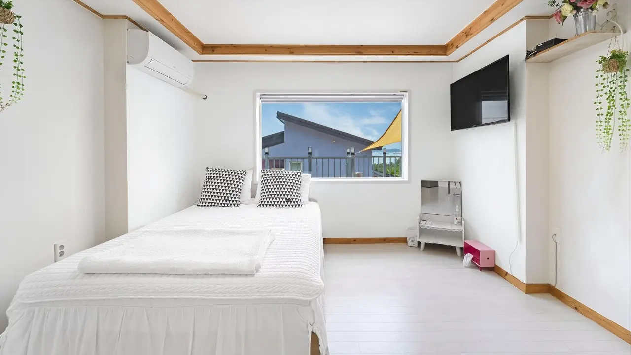 慶南南海 ocean view・seaside・walkable Rental cottage 1BR・sleeps 2 屋外テラス付きカップルオーシャンビューペンション＃風の音 Cover Photo