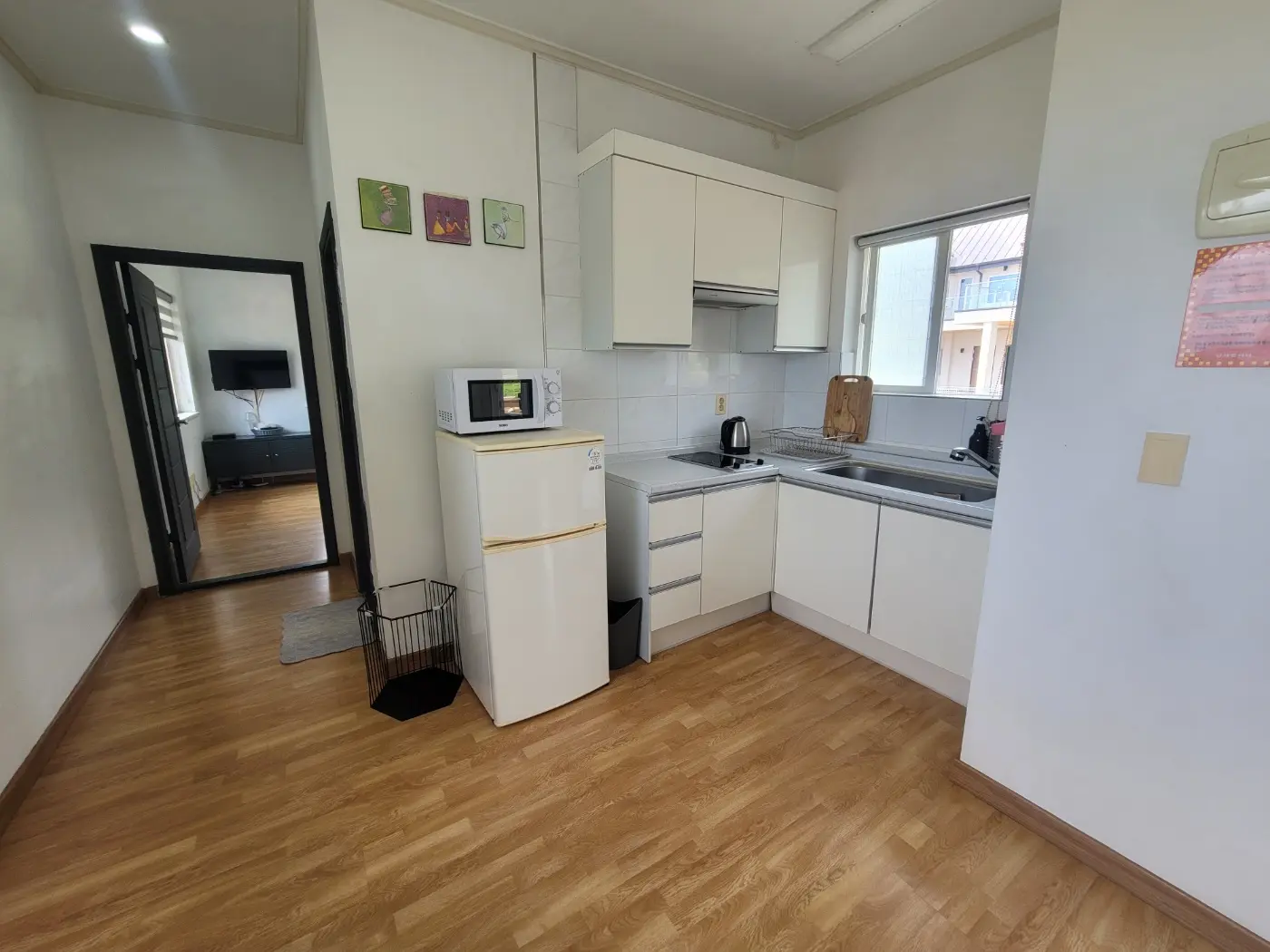 Gyeongnam Namhae Ocean view detached one-room pension 202 in a quiet and cozy American village - image8
