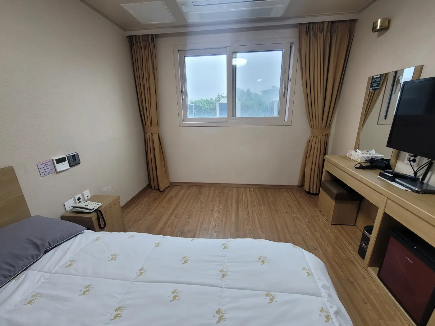 济州 济州机场15分钟车程，高性价比酒店Double A - image1