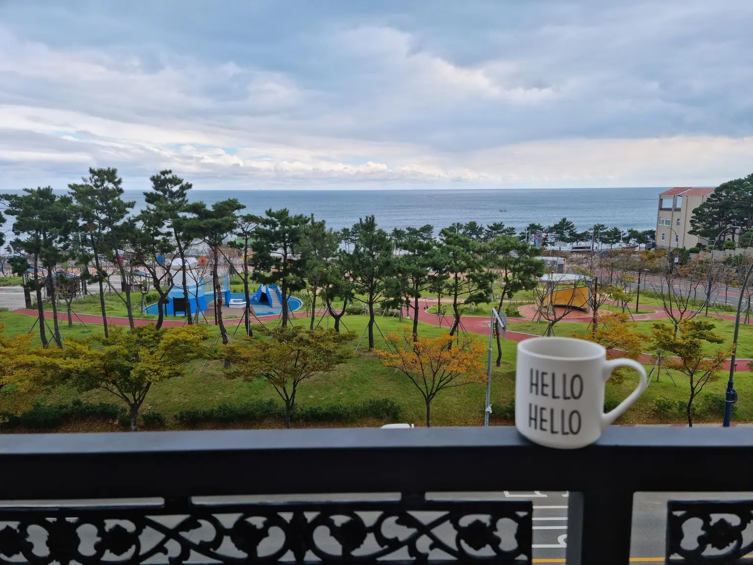 Ulsan ■One month rental■Right in front of the sea with a terrace. Center of the coast. Transportation. Food - main image
