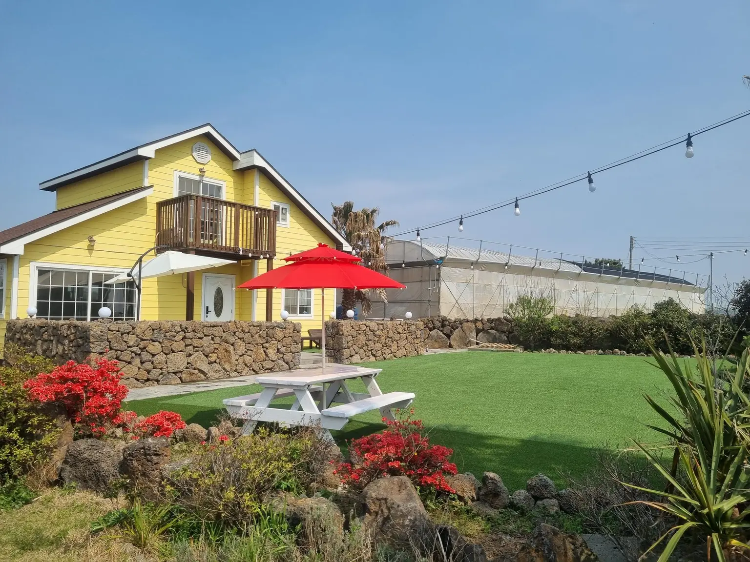 Seogwipo Daejeong seaside & with a yard & stone wall Entire House 2BR & sleeps 6 Private house near Dolphin Beach Pets allowed Cover Photo