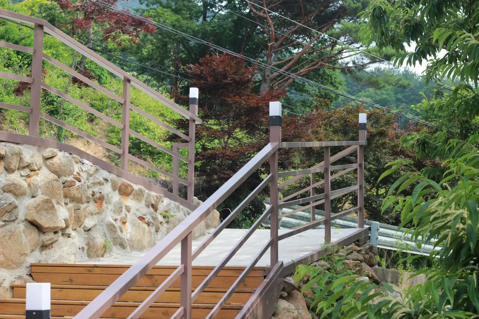 전남 구례 지리산 피아골 펜션 원룸형 복층, 인동초방 - image4