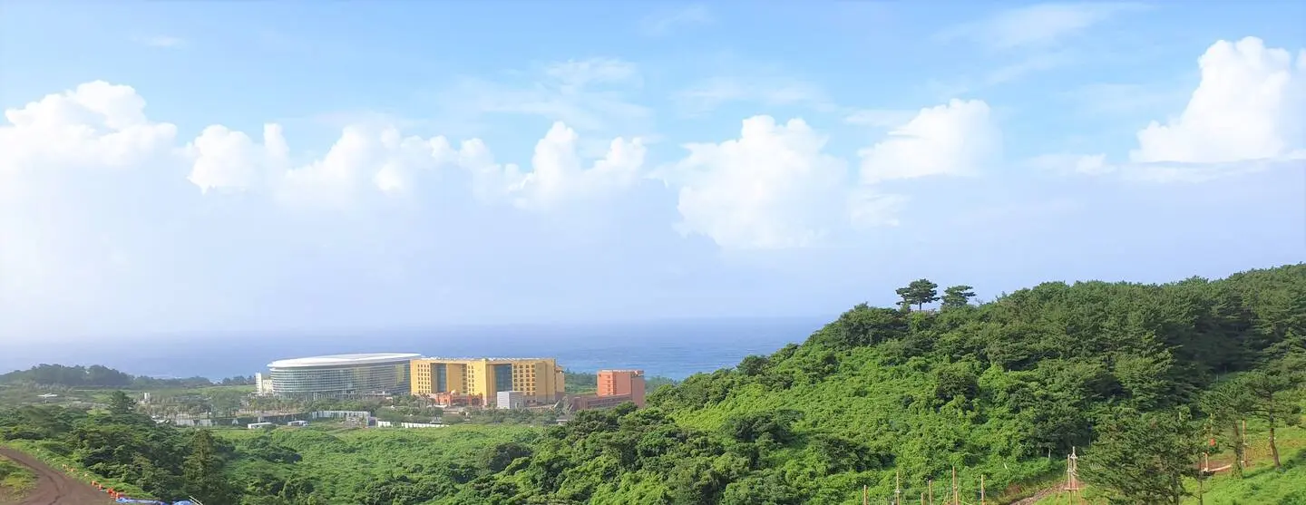 Seogwipo Bed lying ocean view 4F 2 person full option cooking possible convenient transportation (419) - main image