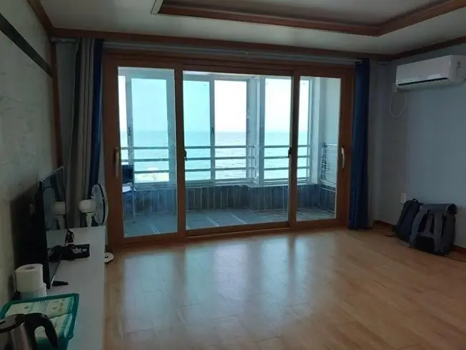 Gyeongbuk Yeongdeok 3rd floor of a one-room pension with a view of the sea near Hupo Port - main image