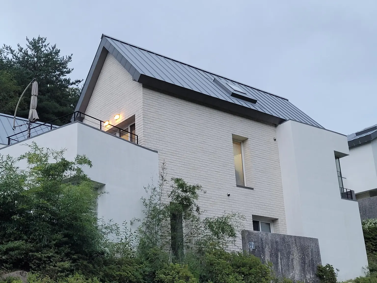 Gangwon Samcheok A healing rest in a sophisticated design house in a warm forest near the beach - image8