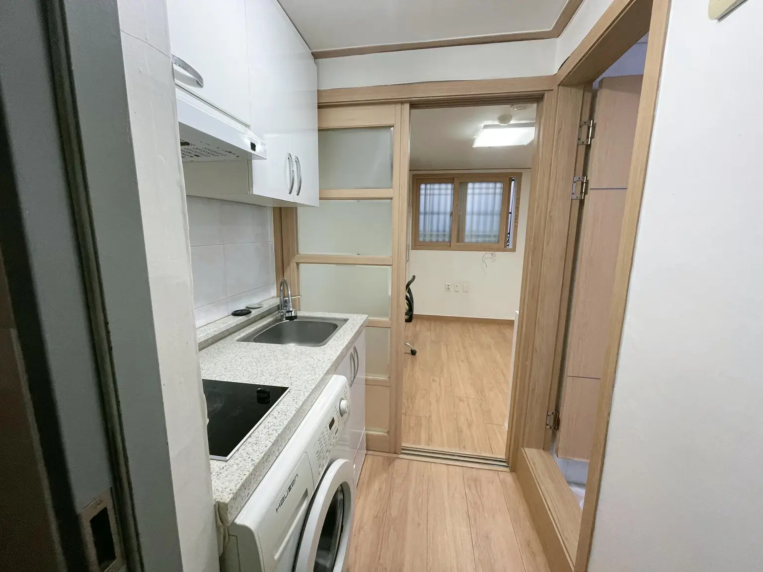 Seoul Noryangjin One-room house 5-10 minutes walk from Jangseungbaegi Station - main image